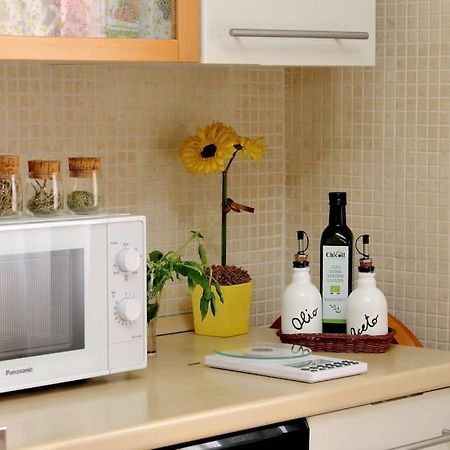 Relax Rome With 2 Balconies - 2 Bedroom Flat, 3Rd Floor With Lift, High Comfort, Quite, A Walk From Urban Train Station Gemelli And Metro A Stops Battistini & Cornelia Connecting To Center In 20 Minutes, 2 Steps From Bus Stop, Cycle Path, Groceries Ngoại thất bức ảnh