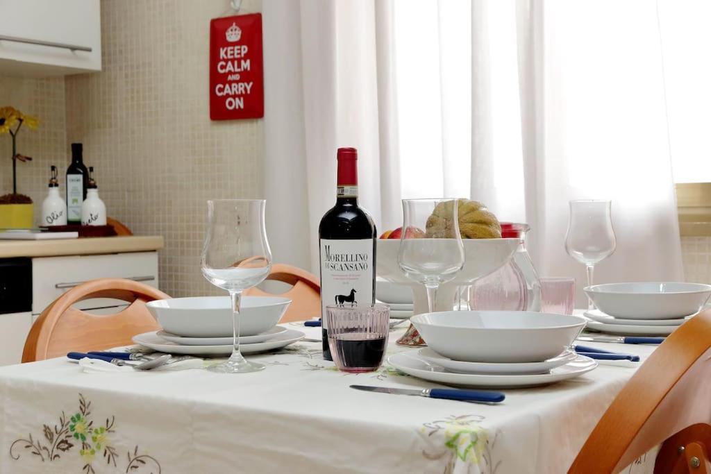 Relax Rome With 2 Balconies - 2 Bedroom Flat, 3Rd Floor With Lift, High Comfort, Quite, A Walk From Urban Train Station Gemelli And Metro A Stops Battistini & Cornelia Connecting To Center In 20 Minutes, 2 Steps From Bus Stop, Cycle Path, Groceries Ngoại thất bức ảnh