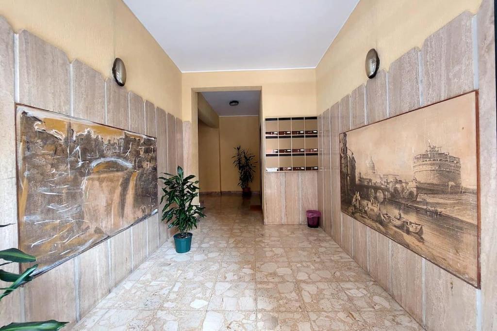 Relax Rome With 2 Balconies - 2 Bedroom Flat, 3Rd Floor With Lift, High Comfort, Quite, A Walk From Urban Train Station Gemelli And Metro A Stops Battistini & Cornelia Connecting To Center In 20 Minutes, 2 Steps From Bus Stop, Cycle Path, Groceries Ngoại thất bức ảnh