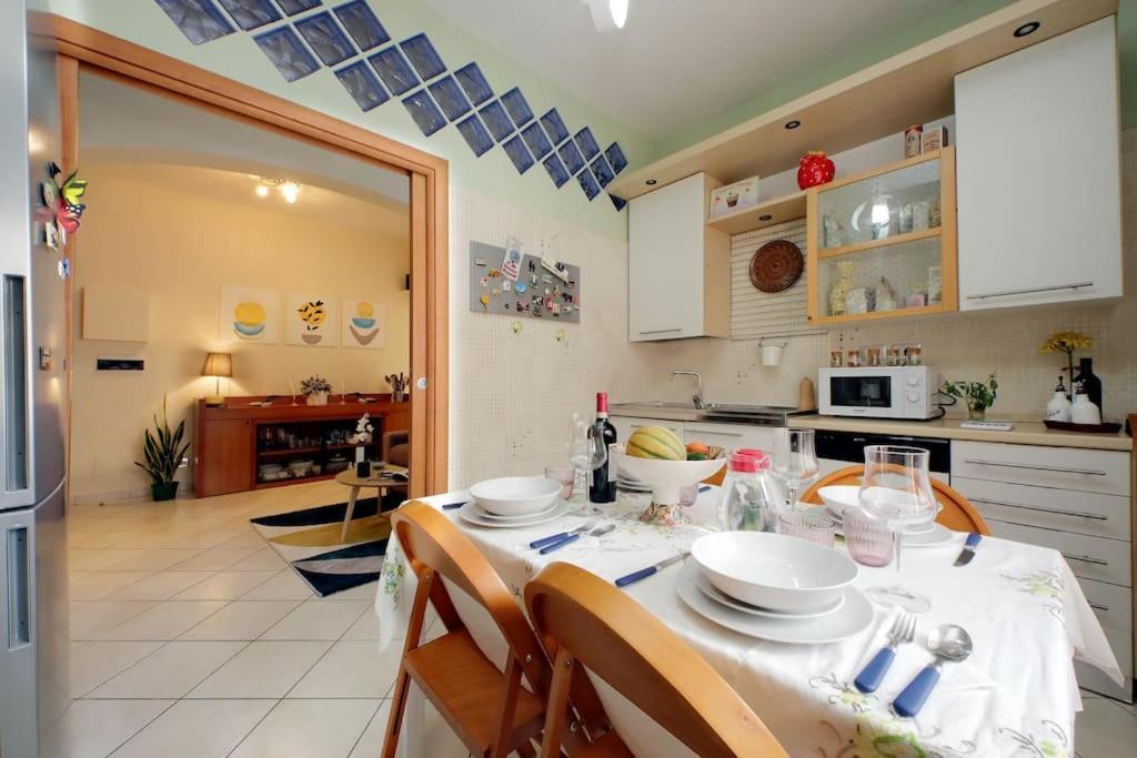 Relax Rome With 2 Balconies - 2 Bedroom Flat, 3Rd Floor With Lift, High Comfort, Quite, A Walk From Urban Train Station Gemelli And Metro A Stops Battistini & Cornelia Connecting To Center In 20 Minutes, 2 Steps From Bus Stop, Cycle Path, Groceries Ngoại thất bức ảnh